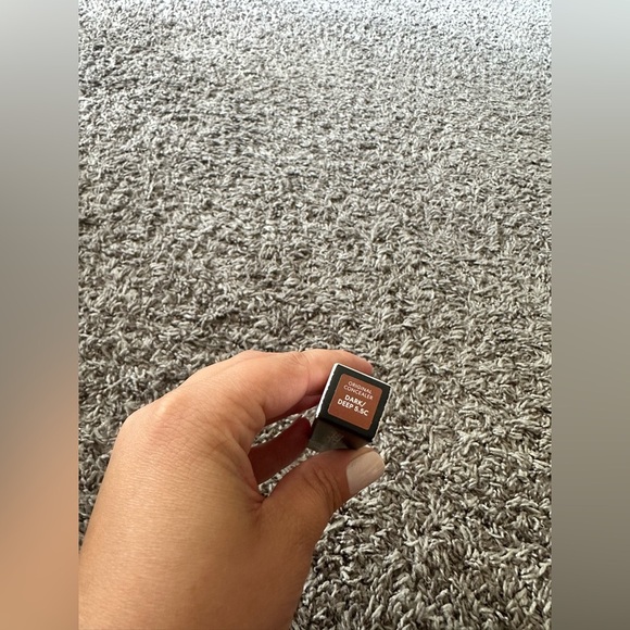 bareMinerals Original Liquid Mineral Concealer Dark/Deep 5.5C 6ml - Picture 8 of 8